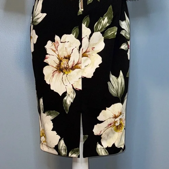 Premier Amour Chic Black Floral Midi Dress with Bell Sleeves Size 6 - Picture 9 of 13